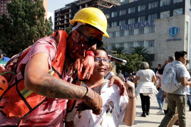 Zombie march in Mexico City October 21, 2023, Mexico City, Mexico: Hundreds of people dressed as zombies participate in the zombie march in Mexico City. on October 21, 2023 in Mexico City, Mexico (Photo by Luis Barron Eyepix Group). Copyright: xLuisxBarronx xEyepixxGroupx 20231021LB_MARCHA_ZOMBIE14