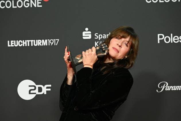 Der Manfred Stelzer Preis geht in diesem Jahr an die Regisseurin Sonja Heiss für WANN WIRD ES ENDLICH WIEDER, SO WIE ES NIE WAR beim 33. Film Festival Cologne, FFCGN in den Kölner Filmpalast