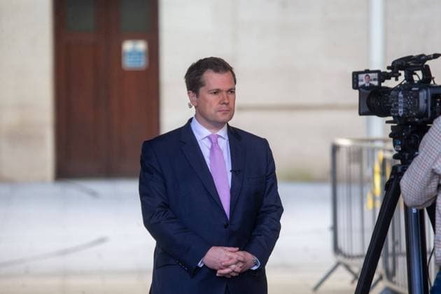 October 22, 2023, London, England, United Kingdom: Minister for Immigration ROBERT JENRICK is seen outside BBC as he appears on Sunday With Laura Kuenssberg. London United Kingdom - ZUMAs262 20231022_zip_s262_045 Copyright: xTayfunxSalcix