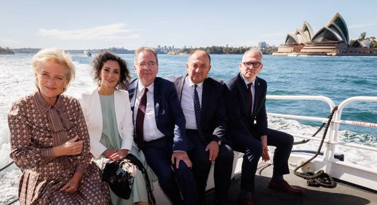 Entertainment Themen der Woche KW43 Princess Astrid of Belgium, Belgian Foreign minister Hadja Lahbib, Brussels region Minister-President Rudi Vervoort, Walloon vice-minister president Willy Borsus and Flemish Minister Matthias Diependaele pose on a taxi boat as they pass by Sydney Opera House during the Belgian Economic Mission to the Commonwealth of Australia, in Sydney, Monday 23 October 2023. A Belgian delegation is on a 10-day Economic Mission to Australia from 19 to 28 October 2023.  BENOITxDOPPAGNE 78337249