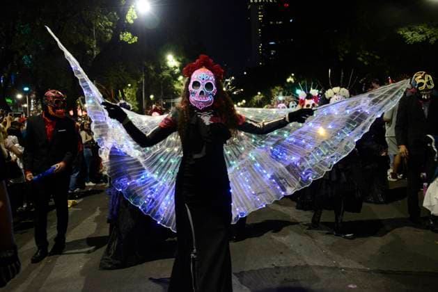Caterinas Mega Parade - Mexico City A person dressed as Catrina takes part during the Annual Mega Parade of Catrinas 2023 as part of Day of the Dead (Dia de Muertos) celebration at Reforma Avenue. Mexico City, Mexico, October 22, 2023. Photo by Carlos Tischler Eyepix Group ABACAPRESS.COM Mexico City Mexico  Copyright: xTischlerxCarlos Eyepix ABACAx 872841_018 TischlerxCarlos Eyepix ABACAx 872841_018