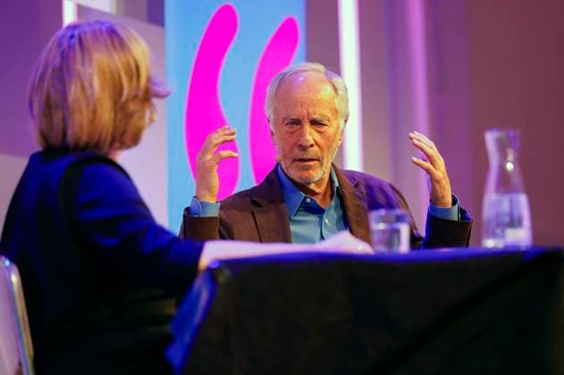 Bilder des Jahres 2023, Entertainment 10 Oktober Angela Spizig und Richard Ford bei der lit.Cologne 2023 Spezial Veranstaltung Valentinstag in der Flora Köln. Köln, 22.10.2023 *** Angela Spizig and Richard Ford at the lit Cologne 2023 special event Valentines Day at the Flora Cologne Cologne, 22 10 2023 Foto:xR.xSchmiegeltx xFuturexImagex valentinstag_3031