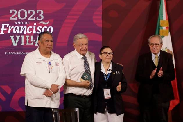 The president of Mexico, Andres Manuel Lopez Obrador, is vaccinated against influenza and Covid19 October 24, 2023, Mexico City, Mexico: The President of Mexico, Andres Manuel Lopez Obrador gets vaccinated against influenza and Covid19 during his daily morning conference at the National Palace in Mexico City. on October 24, 2023 in Mexico City, Mexico (Photo by Luis Barron Eyepix Group). Copyright: xLuisxBarronx xEyepixxGroupx LB_20231024_AMLO14
