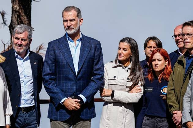 Entertainment Themen der Woche KW43 Entertainment Bilder des Tages 24-10-2023 Tenerife Queen Letizia and King Felipe visited the areas affected by the forest fire in Santa Ursula de Tenerife, the Arafo cultural and recreation center and met the volunteers at the Tenerife Adan Martin auitorium. No Spain Â  Copyright: xPPEx