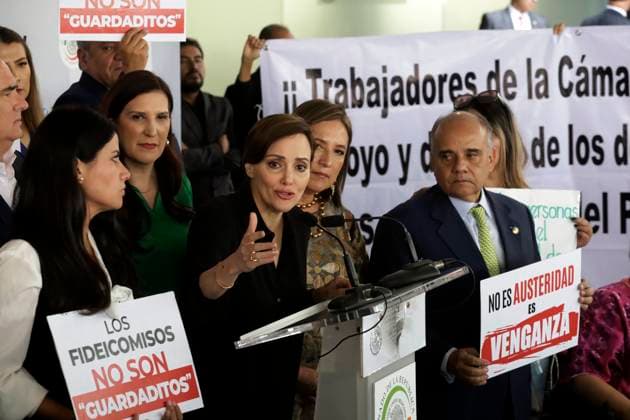 Xochitl Galvez, senator and candidate for the presidency of Mexico October 24, 2023, Mexico City, Mexico: Senator Maria Lilly del Carmen Tellez at the press conference at the Senate in Mexico City. on October 24, 2023 in Mexico City, Mexico (Photo by Luis Barron Eyepix Group). Copyright: xLuisxBarronx xEyepixxGroupx LB_20231024_FIDEICOMISOS6