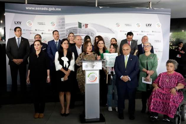October 24, 2023, Mexico City, Mexico: Senator and presidential candidate for the Broad Front for Mexico, Xochitl Galvez with Senator Manuel AoÂ±orve BaoÂ±os with senators in support of the workers of the Judicial Branch of the Federation in the Senate in Mexico City. on October 24, 2023 in Mexico City, Mexico Mexico City Mexico - ZUMAe321 20231024_zia_e321_053 Copyright: xLuisxBarronx