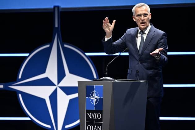 News Themen der Woche KW43 News Bilder des Tages Stockholm 20231025 Natos generalsekreterare Jens Stoltenberg talar under NATO Industry Forum i Stockholm. Nato är arrangör och Sverige star värd för konferensen. Deltar gör även Natos generalsekreterare Jens Stoltenberg. Stockholm Sverige x10030x *** Stockholm 20231025 NATO Secretary General Jens Stoltenberg speaks at the NATO Industry Forum in Stockholm NATO is the organizer and Sweden is the host of the conference NATO Secretary General Jens Stoltenberg is also participating Stockholm Sweden x10030x  Copyright: xJonasxEkströmer TTx NATO INDUSTRY FORUM C1VLt2yWkJs