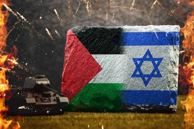 25 October 2023: Middle East conflict between Palestine and Isreal. War and Conflict Icon Image PHOTOMONTAGE *** Nahostkonflikt zwischen Palästina und Isreal. Krieg und Konflikt Symbolbild FOTOMONTAGE