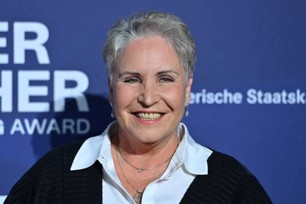 Katerina JACOB (Schauspielerin), Einzelbild,angeschnittenes Einzelmotiv,Portraet,Portrait,Porträt. Roter Teppich,Blauer Panther Ð TV und Streaming Award 2023 am 25.10.2023 in der BMW Welt Muenchen.