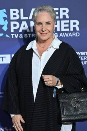 Katerina JACOB (Schauspielerin), Einzelbild,angeschnittenes Einzelmotiv,Halbfigur,halbe Figur, Roter Teppich,Blauer Panther Ð TV und Streaming Award 2023 am 25.10.2023 in der BMW Welt Muenchen.