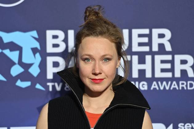 Katharina Leonore Goebel (Schauspielerin), Einzelbild,angeschnittenes Einzelmotiv,Portraet,Portrait,Porträt. Roter Teppich,Blauer Panther Ð TV und Streaming Award 2023 am 25.10.2023 in der BMW Welt Muenchen.