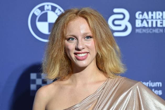 Anna ERMAKOVA (Tochter von Boris Becker) Einzelbild,angeschnittenes Einzelmotiv,Portraet,Portrait,Porträt. Roter Teppich,Blauer Panther Ð TV und Streaming Award 2023 am 25.10.2023 in der BMW Welt Muenchen.