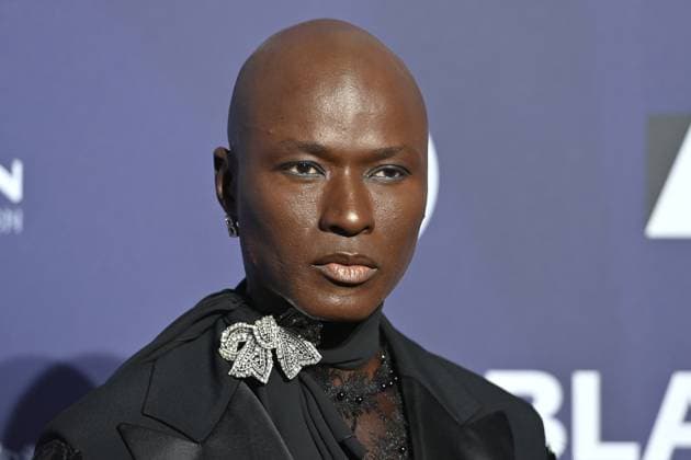 Model Papis Loveday, Einzelbild,angeschnittenes Einzelmotiv,Portraet,Portrait,Porträt. Roter Teppich,Blauer Panther Ð TV und Streaming Award 2023 am 25.10.2023 in der BMW Welt Muenchen.