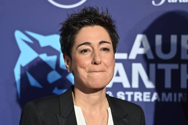 Dunja HAYALI (Moderatorin,Journalistin), Einzelbild,angeschnittenes Einzelmotiv,Portraet,Portrait,Porträt. Roter Teppich,Blauer Panther Ð TV und Streaming Award 2023 am 25.10.2023 in der BMW Welt Muenchen.