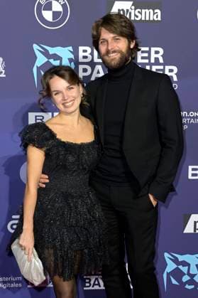 Darya Birnstiel mit Ehemann Philip Birnstiel bei der Verleihung vom Blauer Panther - TV & Streaming Award 2023 in der BMW Welt. München, 25.10.2023