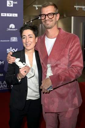 Dunja Hayali und Joko Winterscheidt bei der Verleihung vom Blauer Panther - TV & Streaming Award 2023 in der BMW Welt. München, 25.10.2023