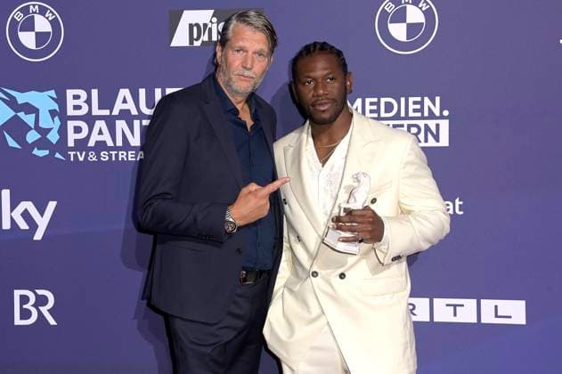 Kai Wiesinger und Akeem van Flodrop bei der Verleihung vom Blauer Panther - TV & Streaming Award 2023 in der BMW Welt. München, 25.10.2023