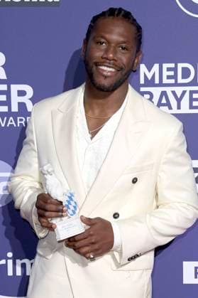 Akeem van Flodrop bei der Verleihung vom Blauer Panther - TV & Streaming Award 2023 in der BMW Welt. München, 25.10.2023