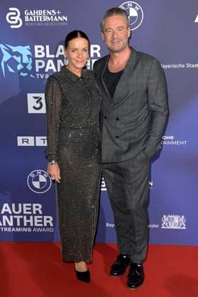 Sasha mit Ehefrau Julia Röntgen bei der Verleihung vom Blauer Panther - TV & Streaming Award 2023 in der BMW Welt. München, 25.10.2023