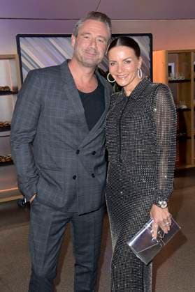 Sasha mit Ehefrau Julia Röntgen bei der Verleihung vom Blauer Panther - TV & Streaming Award 2023 in der BMW Welt. München, 25.10.2023