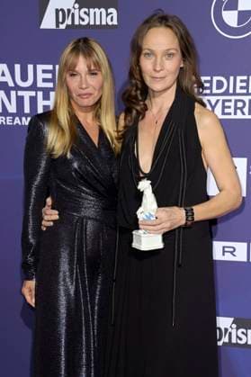 Nadeshda Brennicke und Jeanette Hain bei der Verleihung vom Blauer Panther - TV & Streaming Award 2023 in der BMW Welt. München, 25.10.2023