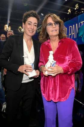 Dunja Hayali und Charlotte Link bei der Verleihung vom Blauer Panther - TV & Streaming Award 2023 in der BMW Welt. München, 25.10.2023