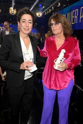 Dunja Hayali und Charlotte Link bei der Verleihung vom Blauer Panther - TV & Streaming Award 2023 in der BMW Welt. München, 25.10.2023