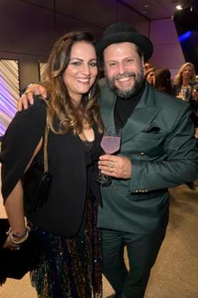 Manuel Cortez mit Freundin Saina Bayatpour bei der Verleihung vom Blauer Panther - TV & Streaming Award 2023 in der BMW Welt. München, 25.10.2023