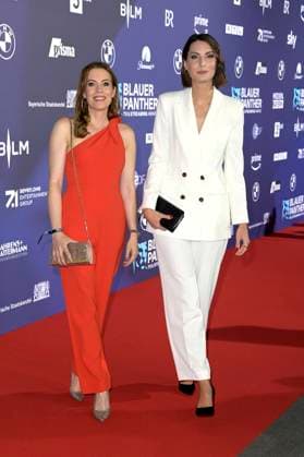Jule Gölsdorf und Delia Träger bei der Verleihung vom Blauer Panther - TV & Streaming Award 2023 in der BMW Welt. München, 25.10.2023