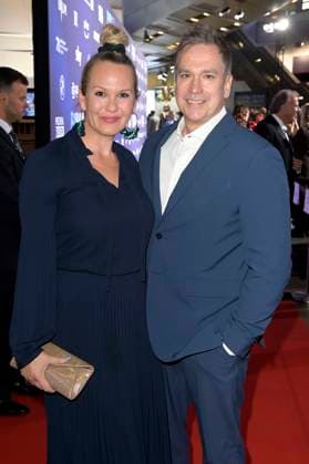 Manou Lubowski mit Freundin Lara von Stumberg bei der Verleihung vom Blauer Panther - TV & Streaming Award 2023 in der BMW Welt. München, 25.10.2023