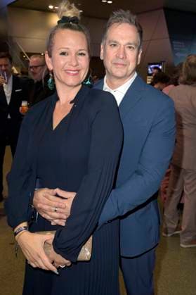 Manou Lubowski mit Freundin Lara von Stumberg bei der Verleihung vom Blauer Panther - TV & Streaming Award 2023 in der BMW Welt. München, 25.10.2023