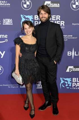 Darya Birnstiel mit Ehemann Philip Birnstiel bei der Verleihung vom Blauer Panther - TV & Streaming Award 2023 in der BMW Welt. München, 25.10.2023