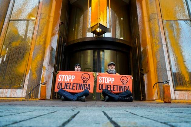 Bilder des Jahres 2023, News 10 Oktober News Themen der Woche KW43 News Bilder des Tages Demonstrasjon utenfor olje- og energidepartementet Oslo 20231026. Demonstranter har sprayet maling pa veggene utenfor olje- og energidepartementet. Foto: Terje Pedersen NTB Oslo Norge Os9Ng2KKj_M EDITORIAL USE ONLY Ref:_BNCOs9Ng2KKj_M.jpg  Copyright: xTerjexPedersenx xNTBx
