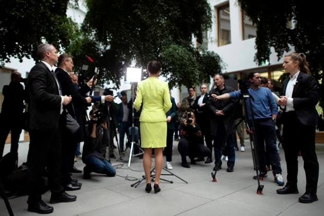 Sahra Wagenknecht - Bündnis Sahra Wagenknecht DEU, Deutschland, Germany, Berlin, 23.10.2023 Sahra Wagenknecht , Mitglied des Deutschen Bundestages und bisher der Partei Die Linke , im Interview nach der Bundespressekonferenz zur Bekanntgabe politische Buendniss BSW Buendnis Sahra Wagenknecht fuer Vernunft und Gerechtigkeit in Berlin Deutschland . Das Bündnis soll die Gruendung einer neuen politischen Partei vorbereiten en: Sahra Wagenknecht , member of the German Bundestag and previously of the party Die Linke, in an interview after the federal press conference Bundespressekonferenz to announce the political alliance BSW Sahra Wagenknecht in Berlin Germany . The alliance is intended to prepare the formation of a new political party .