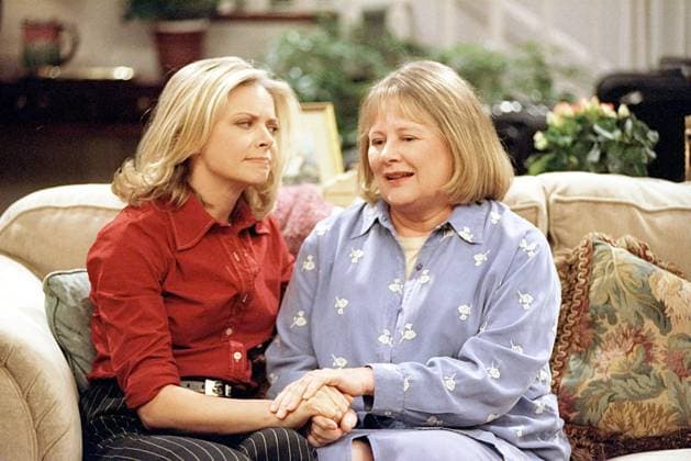 Stills from CBS 1998 series Maggie Winters. Shirley Knight (right) and Faith Ford (left) star on MAGGIE WINTERS. Photo cr: Spike Nannarello CBS, Credit:SPIKE NANNARELLO Avalon USA  Copyright: xSPIKExNANNARELLOx xAvalonx 0518634568