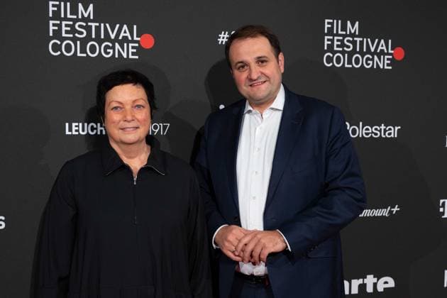 Martina RICHTER, Direktorin des Film Festivals Cologne, Nathanael LIMINSKI, Leiter der Staatskanzlei NRW, Roter Teppich, Red Carpet Show, Ankunft, arrival, Film Festival Cologne awards in Koeln, 26.10.2022.