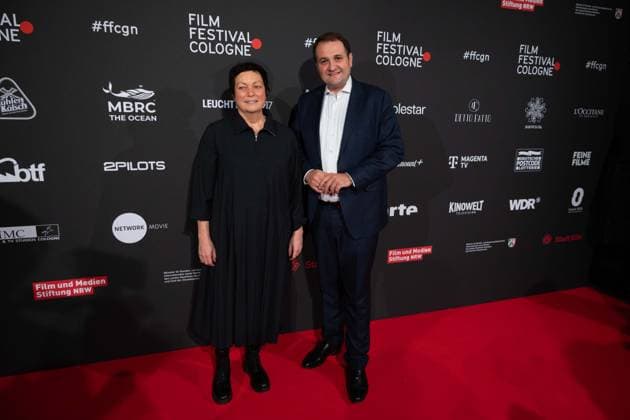 Martina RICHTER, Direktorin des Film Festivals Cologne, Nathanael LIMINSKI, Leiter der Staatskanzlei NRW, Roter Teppich, Red Carpet Show, Ankunft, arrival, Film Festival Cologne awards in Koeln, 26.10.2022.