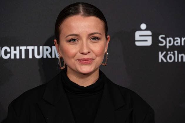 Julia WIEDEMANN, Schauspielerin, Roter Teppich, Red Carpet Show, Ankunft, arrival, Film Festival Cologne awards in Koeln, 26.10.2022.
