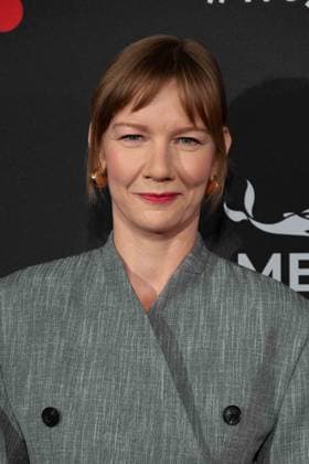 Sandra HUELLER, Schauspielerin, Roter Teppich, Red Carpet Show, Ankunft, arrival, Film Festival Cologne awards in Koeln, 26.10.2022. *** Sandra HUELLER, actress, red carpet, red carpet show, arrival, arrival, Film Festival Cologne awards in Cologne, 26 10 2022