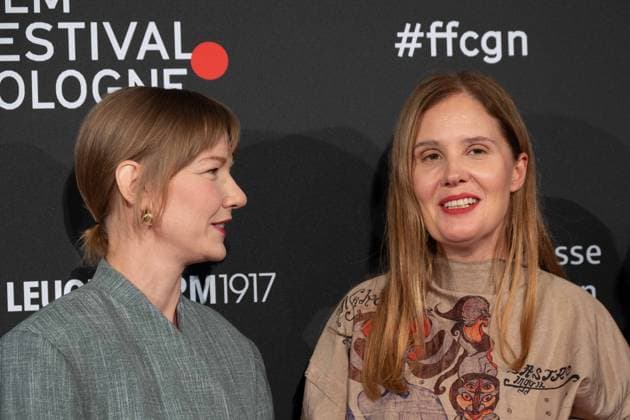 v.l. Sandra HUELLER, Schauspielerin, Justine TRIET, Regisseurin, Roter Teppich, Red Carpet Show, Ankunft, arrival, Film Festival Cologne awards in Koeln, 26.10.2022.