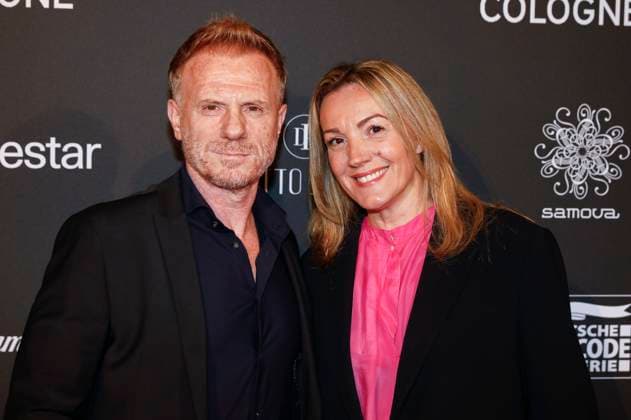 Kasem Hoxha mit Lebensgefährtein Klejda Shani bei der Verleihung der Cologne Awards auf dem 33. Film Festival Cologne 2023 im E-Werk. Köln, 26.10.2023