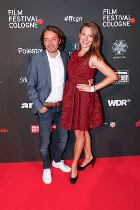 Mara Bergmann mit Partner Alex Hoffmann bei der Verleihung der Cologne Awards auf dem 33. Film Festival Cologne 2023 im E-Werk. Köln, 26.10.2023