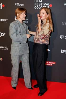 Sandra Hüller und Justine Triet bei der Verleihung der Cologne Awards auf dem 33. Film Festival Cologne 2023 im E-Werk. Köln, 26.10.2023