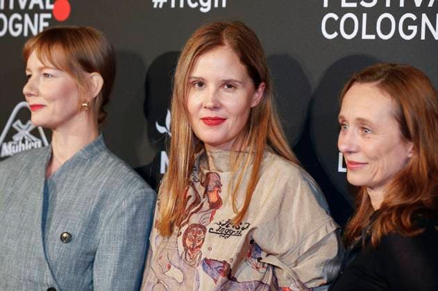 Sandra Hüller, Justine Triet und Gast bei der Verleihung der Cologne Awards auf dem 33. Film Festival Cologne 2023 im E-Werk. Köln, 26.10.2023