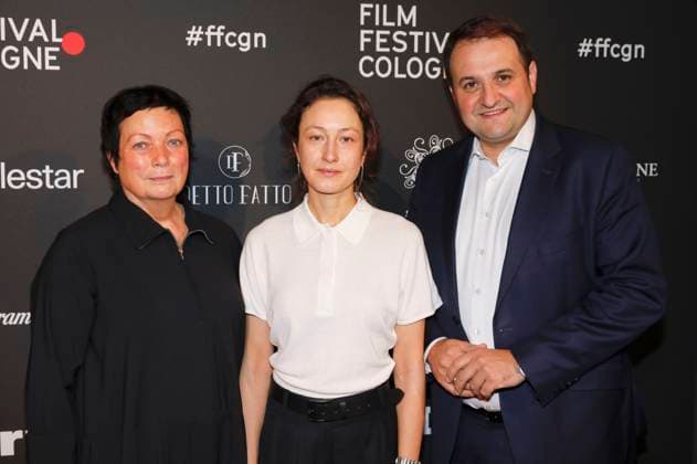 Martina Richter, Katharina Huber und Nathanael Liminski bei der Verleihung der Cologne Awards auf dem 33. Film Festival Cologne 2023 im E-Werk. Köln, 26.10.2023