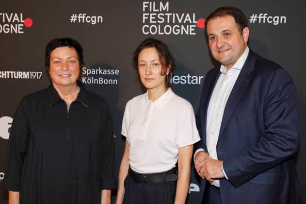 Martina Richter, Katharina Huber und Nathanael Liminski bei der Verleihung der Cologne Awards auf dem 33. Film Festival Cologne 2023 im E-Werk. Köln, 26.10.2023