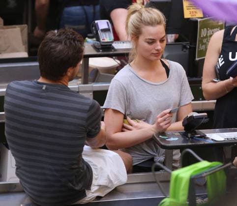 EXCLUSIVE: Margot Robbie s card declined at Whole Foods in Toronto 136840, EXCLUSIVE: Margot Robbie spotted with her boyfriend and a friend at Whole Foods in Toronto, Canada during her day off from filming Suicide Squad. She seemed to have trouble paying with her credit card as it was declined but eventually was able to pay. CANADA OUT, Credit:PacificCoastNews Avalon Canada, Toronto  Copyright: xPacificCoastNewsx xAvalonx 0519543431