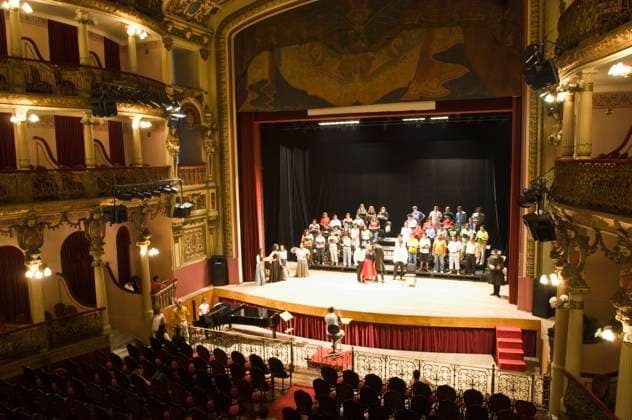 Practicing inside Opera House Manaus Ama.......... Practicing inside Opera House Manaus Amazon., Credit:Michael DeFreitas Avalon  Copyright: xMichaelxDeFreitasx xAvalonx 0506818242