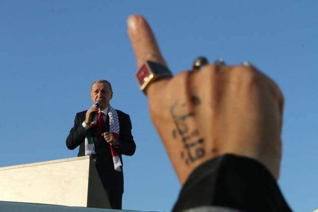 Bilder des Jahres 2023, News 10 Oktober News Themen der Woche KW43 Turkey s Erdogan Held Mass Rally To Support Palestinians - Istanbul Turkish President Tayyip Erdogan speaks during a rally organised by the AKP party in solidarity with the Palestinians in Gaza, in Istanbul, Turkey, on October 28, 2023. Photo by Efekan Akyuz Depo Photos ABACAPRESS.COM Istanbul Turkey  Copyright: xDepoxPhotos ABACAx 873762_001 DepoxPhotos ABACAx 873762_001