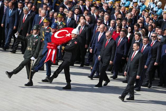 News Themen der Woche KW43 News Bilder des Tages October 29, 2023, Ankara, Turkey: President Recep Tayyip Erdo?an pays tribute at the grave of Atatürk, the founder of the Republic of Turkey. On the 100th anniversary of the founding of the Republic of Turkey, an official state ceremony was held at the mausoleum the founder of the Turkish Republic, Mustafa Kemal Atatürk. President of the Republic of Turkey Recep Tayyip Erdogan attended the ceremony. Ankara Turkey - ZUMAs197 20231029_aaa_s197_028 Copyright: xTunahanxTurhanx